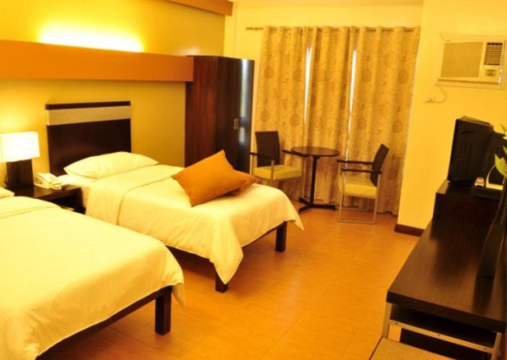 Hotel East View 2*